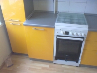 Жёлтая кухня прямая